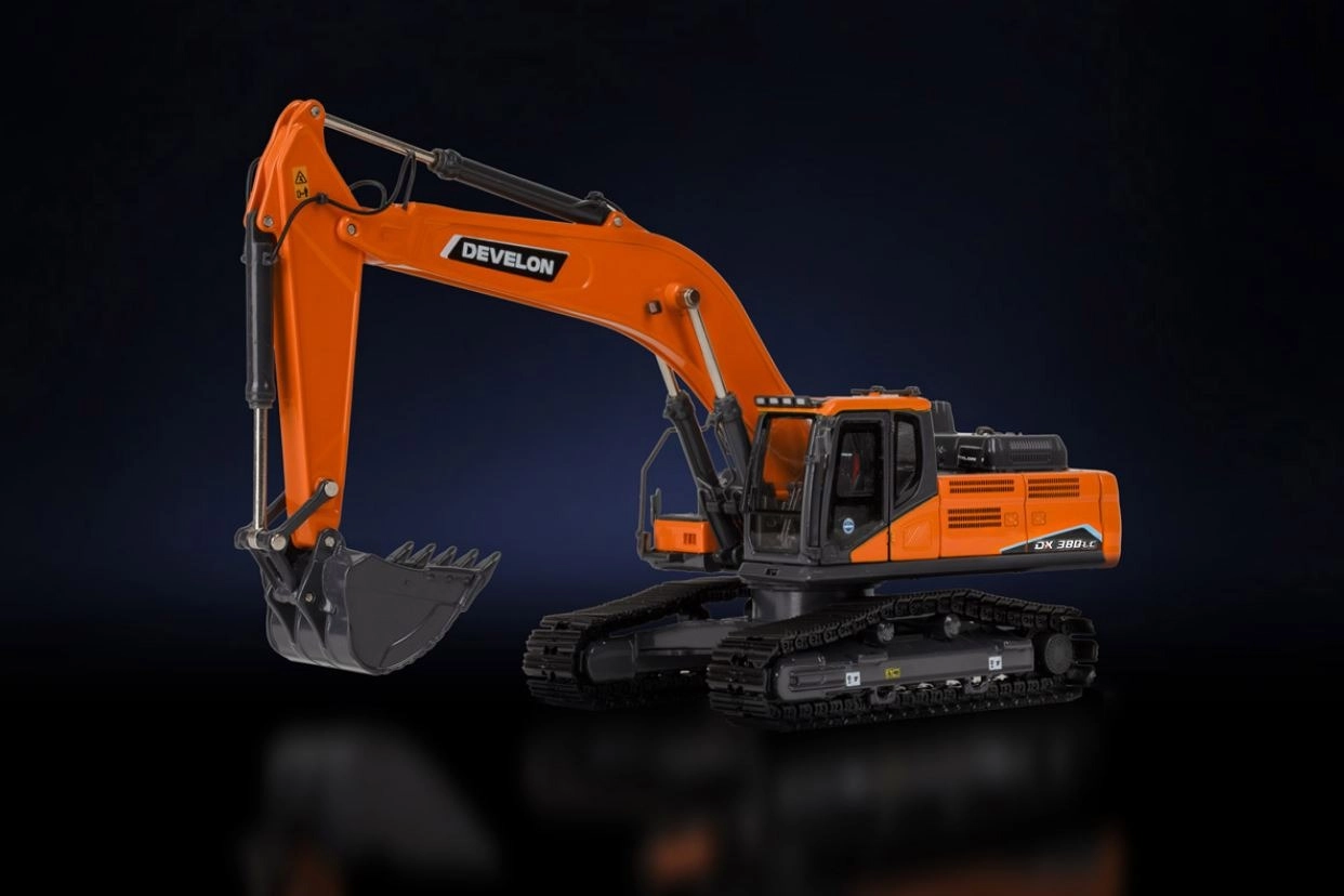 1/50 DEVELON Excavator DX380LC-7K