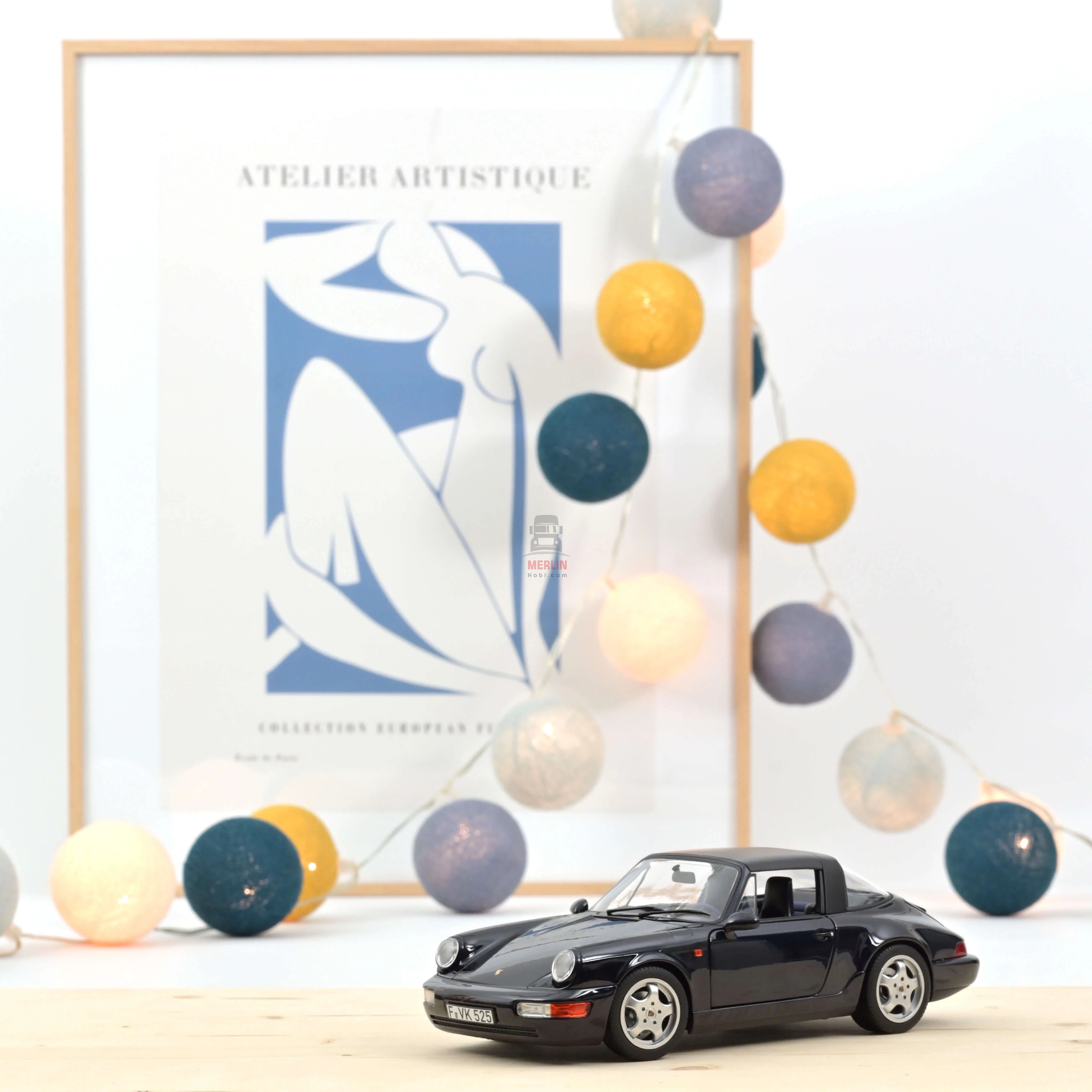 1/18  Norev Porsche 911 Carrera 4 Targa 1991 Blue metallic