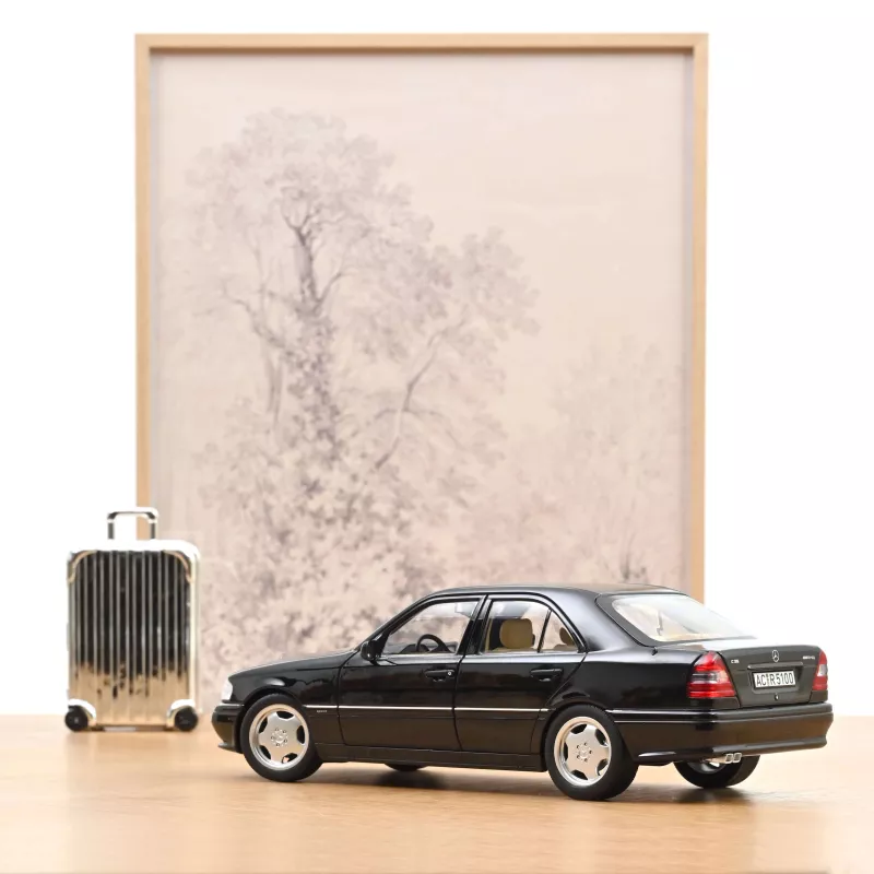 1/18 Norev Mercedes-Benz C36 AMG 1993 Noir Obsidian metalik