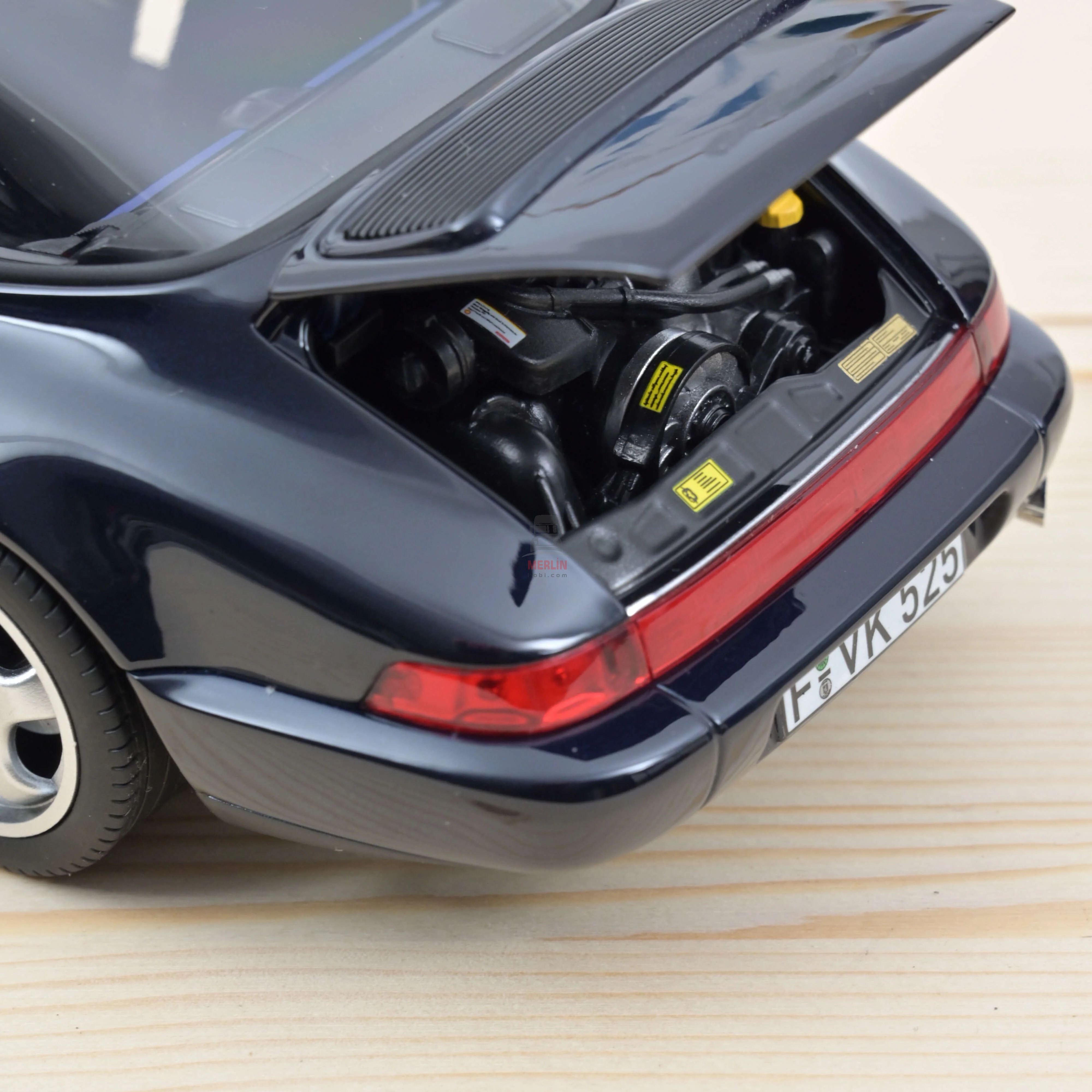 1/18  Norev Porsche 911 Carrera 4 Targa 1991 Blue metallic
