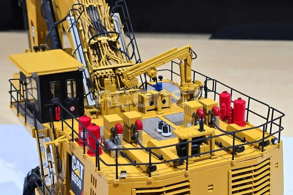 1/50 CAT 6050 Beko Ekskavatör - Dev Maden Eskavatörü