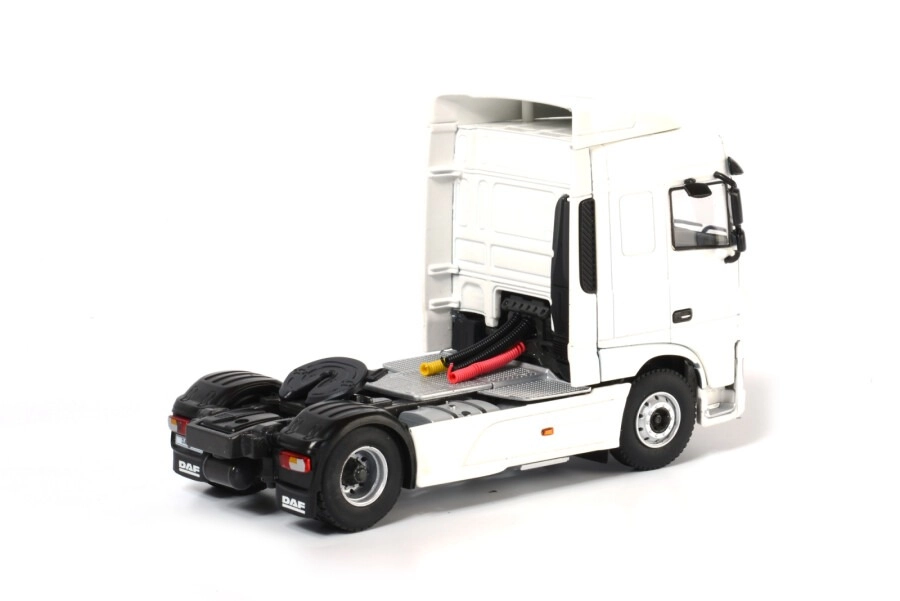 1/50 DAF XF SC 4x2 