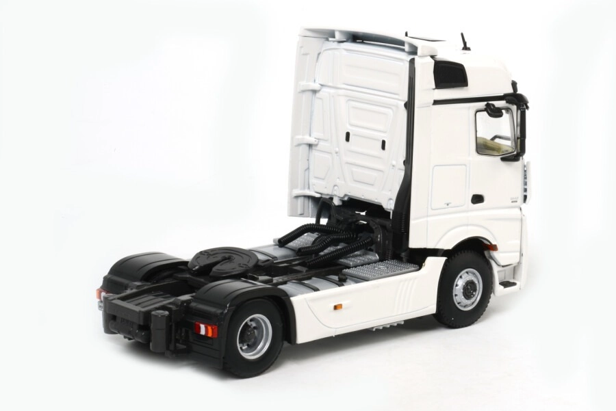 1/50 MERCEDES ACTROS MP4 BIG SPACE 4x2