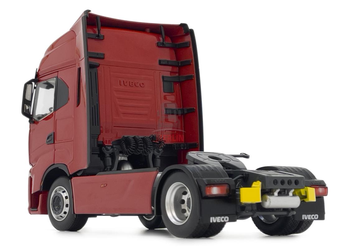 1/32 Marge İveco S-way 4x2 RED 