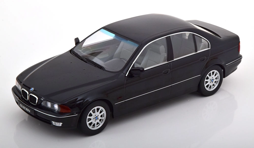 KK SCALE 1:18 BMW 528i E39 Limousine 1995 schwarz