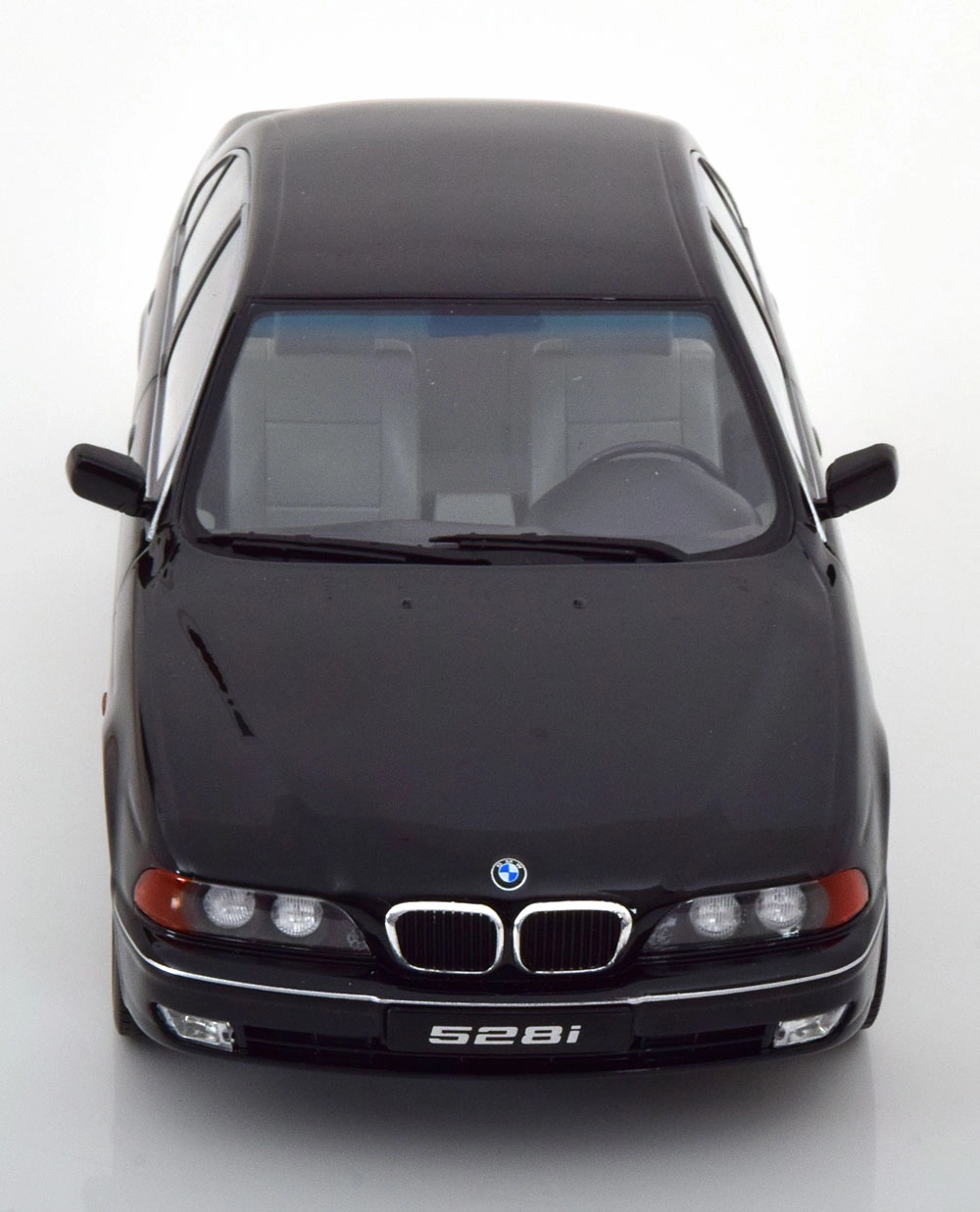 KK SCALE 1:18 BMW 528i E39 Limousine 1995 schwarz