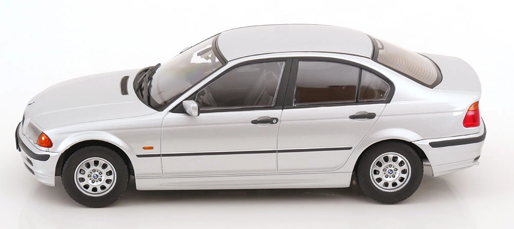 KK SCALE 1:18 BMW E46 Limousine 1999 silber