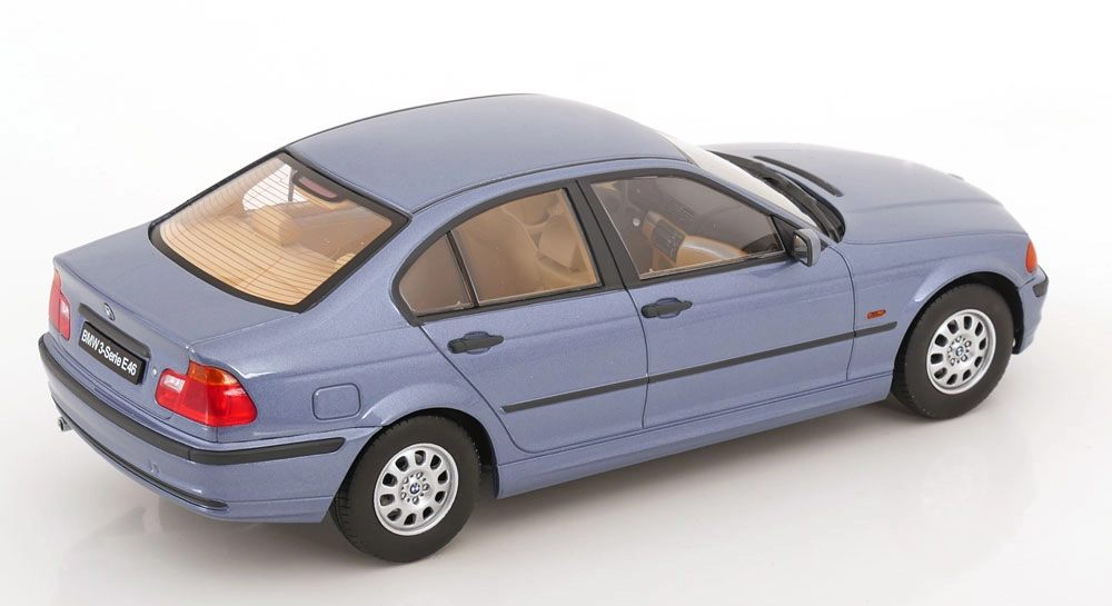 KK SCALE 1:18 BMW E46 Limousine 1999 hellblau-metallic