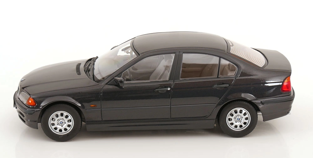 KK SCALE 1:18 BMW E46 Limousine 1999 schwarz-metallic