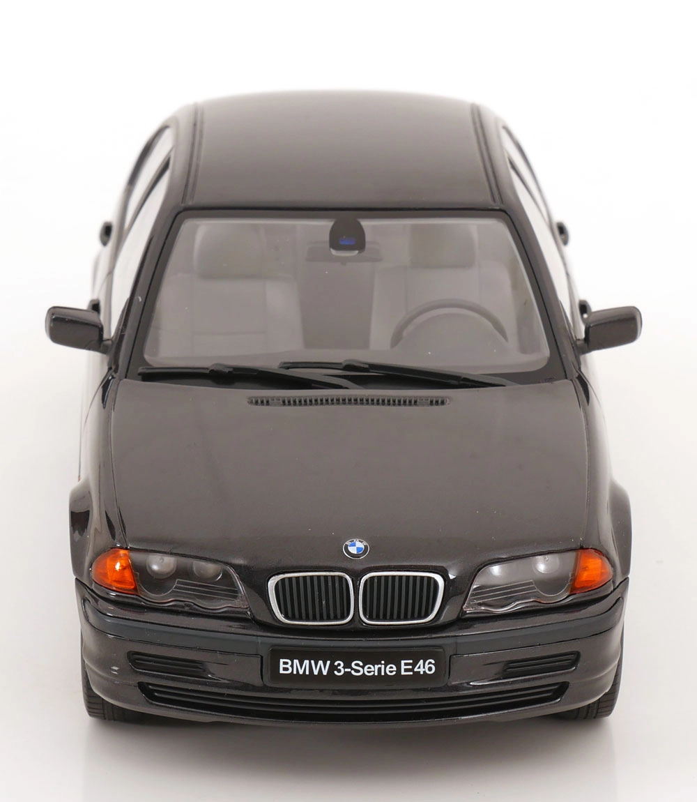 KK SCALE 1:18 BMW E46 Limousine 1999 schwarz-metallic