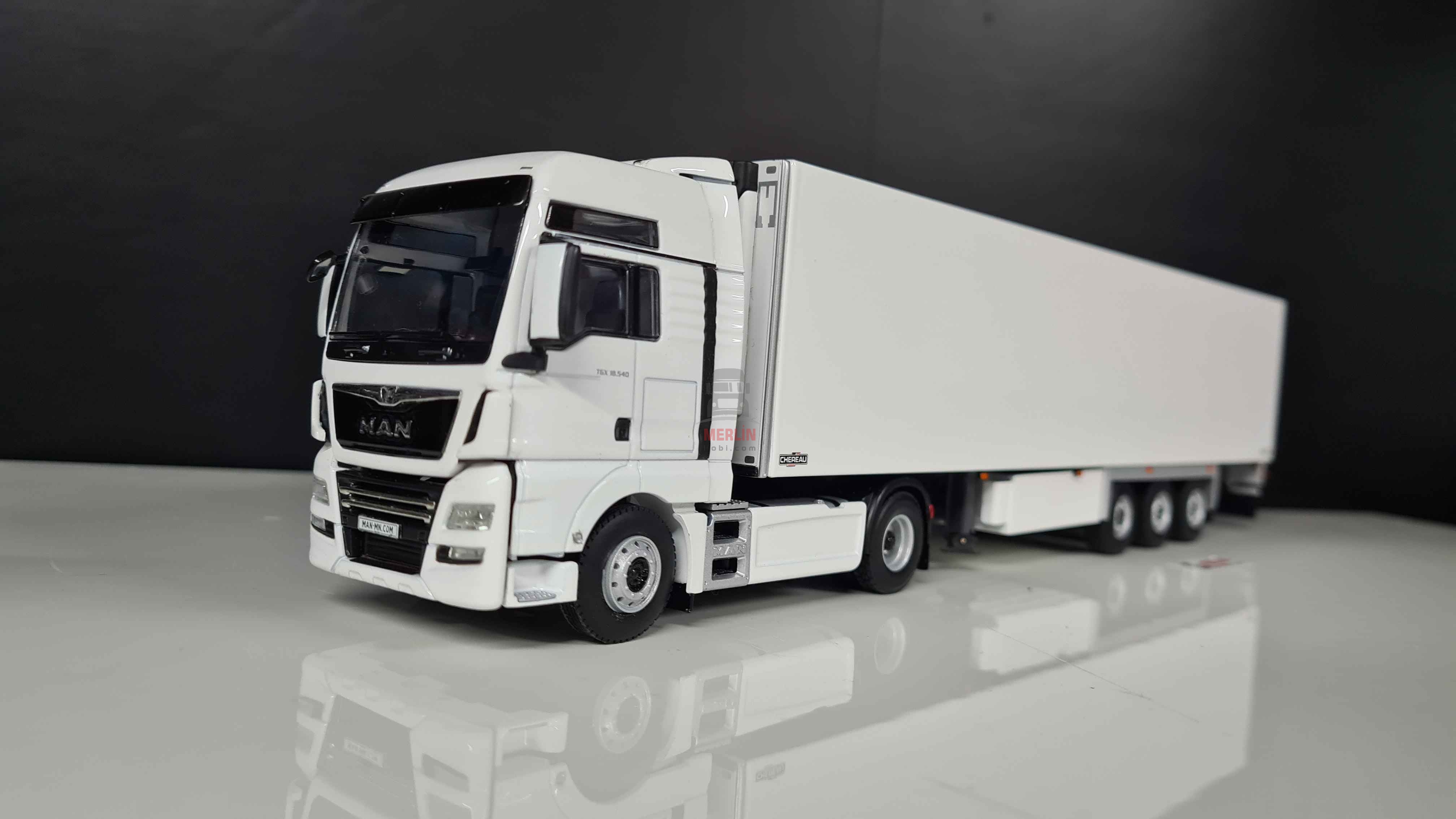 1/50 MAN TGX XXL 4x2 Beyaz + Frigo Trailer - Merlin Hobi