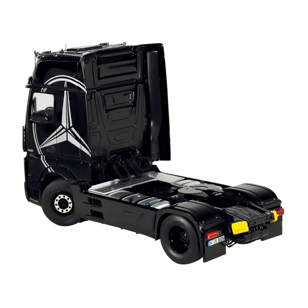 1/18 Mercedes-Benz Actros 1863 GigaSpace 4x2 Star Black
