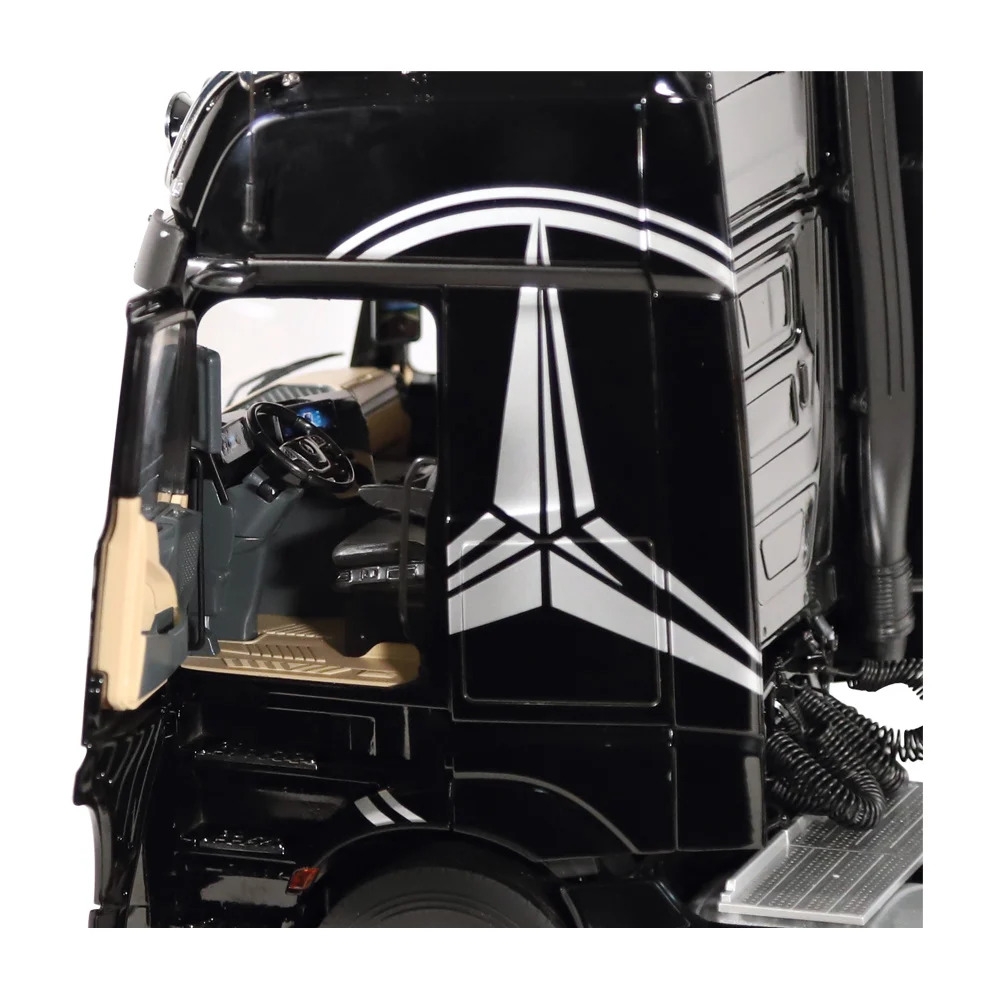 1/18 Mercedes-Benz Actros 1863 GigaSpace 4x2 Star Black