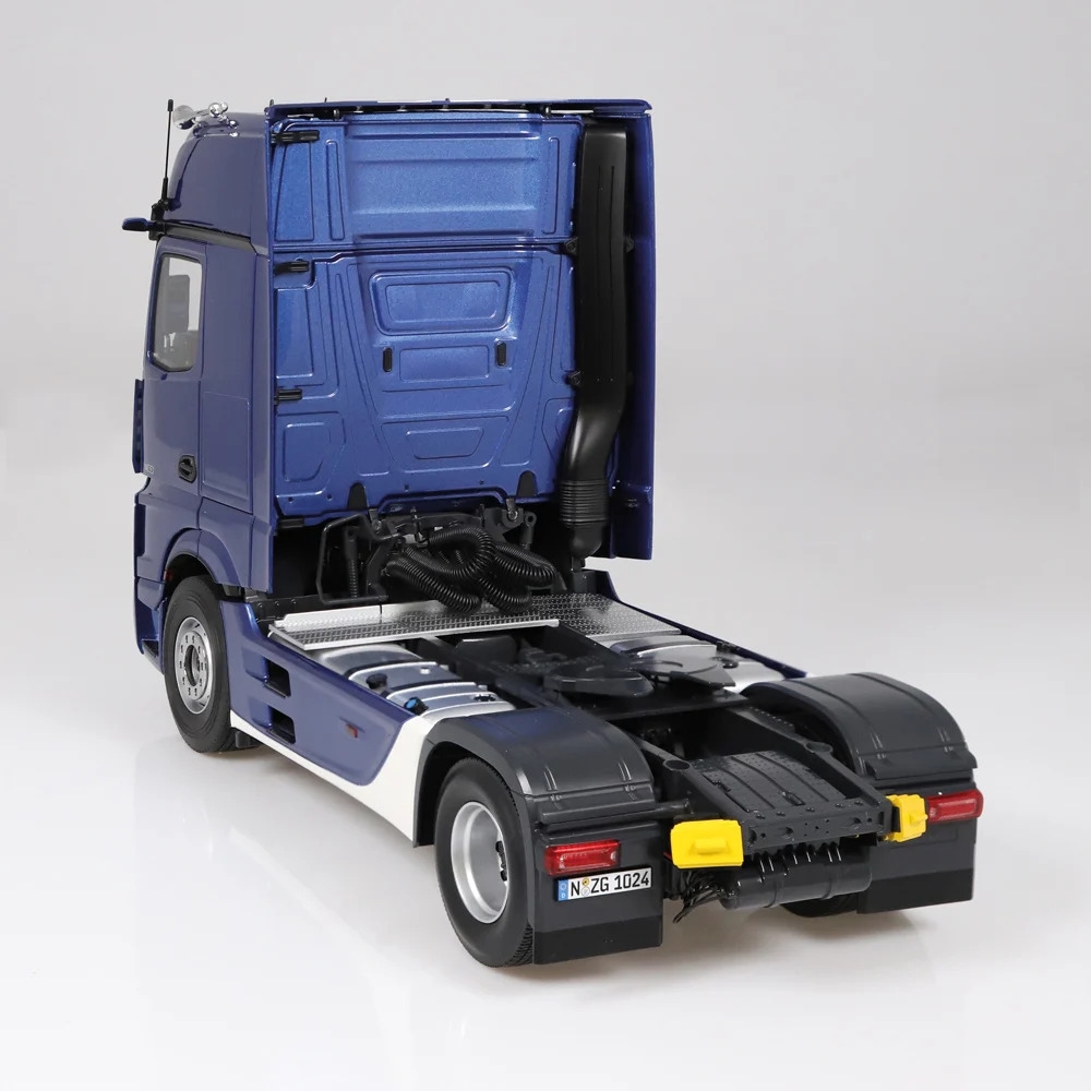 1/18 Mercedes-Benz Actros 1863 GigaSpace 4x2 Metalik Blue