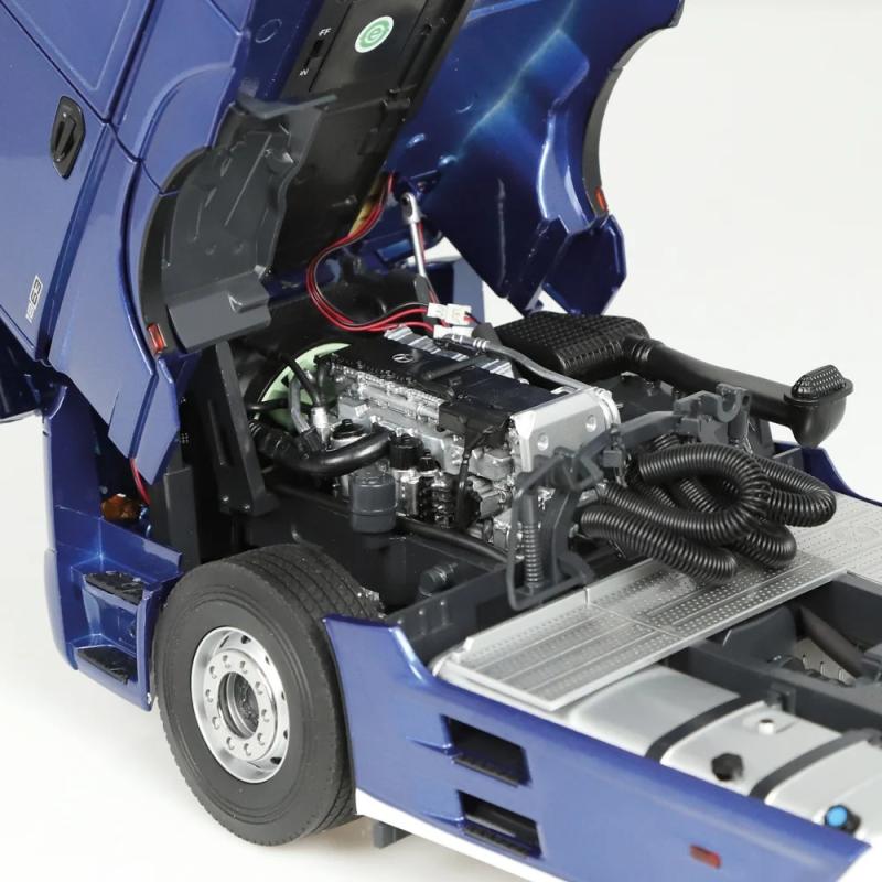 1/18 Mercedes-Benz Actros 1863 GigaSpace 4x2 Metalik Blue