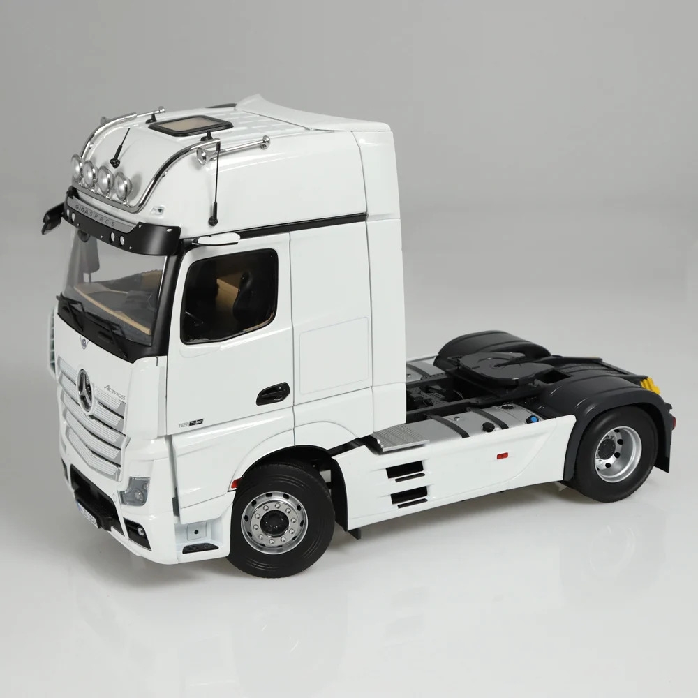 1/18 Mercedes-Benz Actros 1863 GigaSpace 4x2 Beyaz Renk