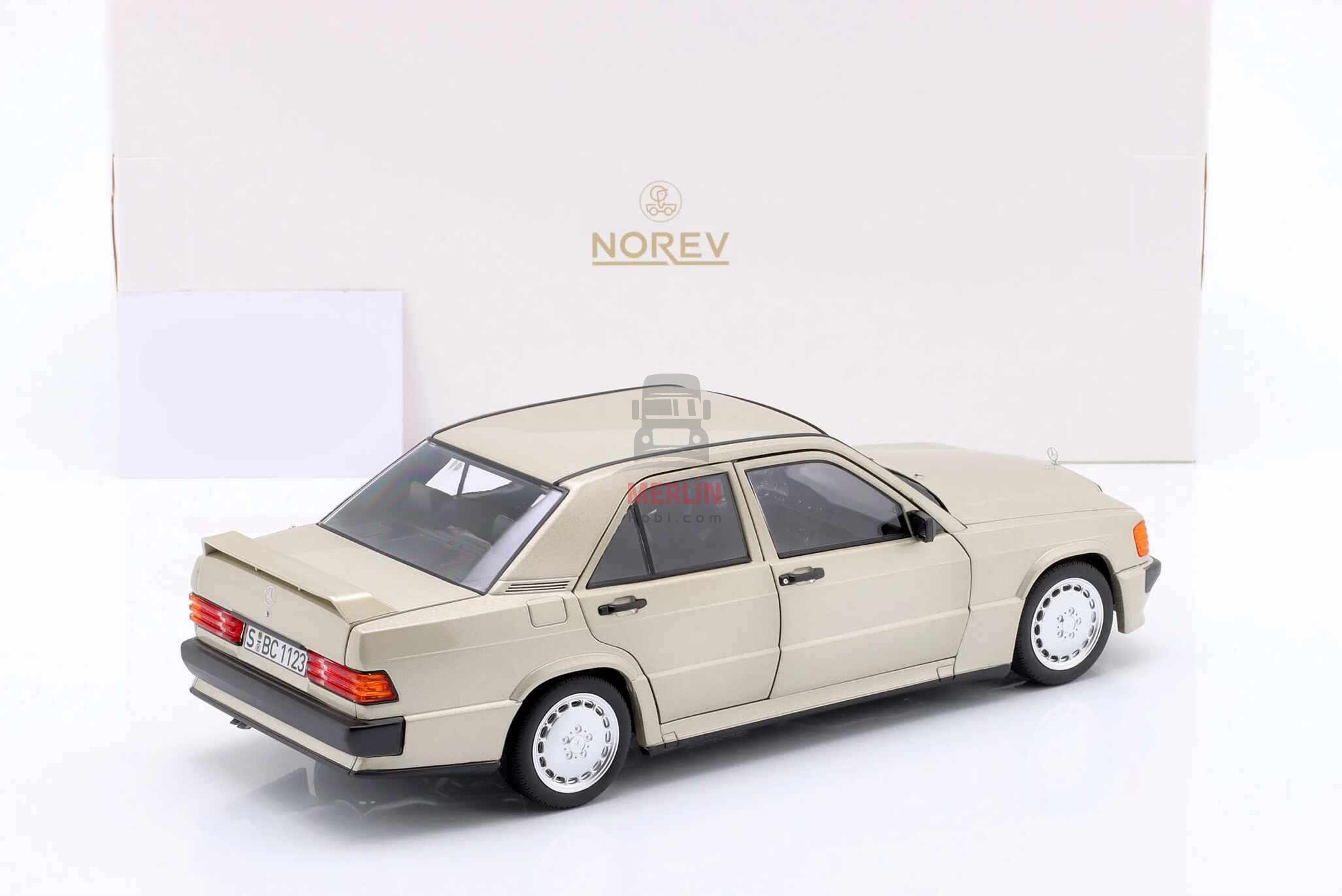 1/18 Norev Mercedes-Benz 190 E 2.3-16 1984 Duman Gümüş Metalik