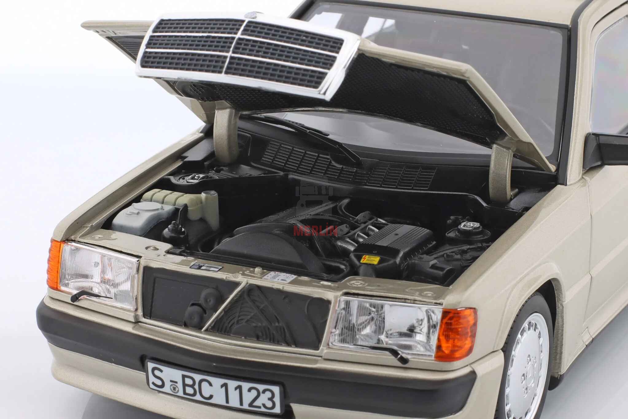1/18 Norev Mercedes-Benz 190 E 2.3-16 1984 Duman Gümüş Metalik