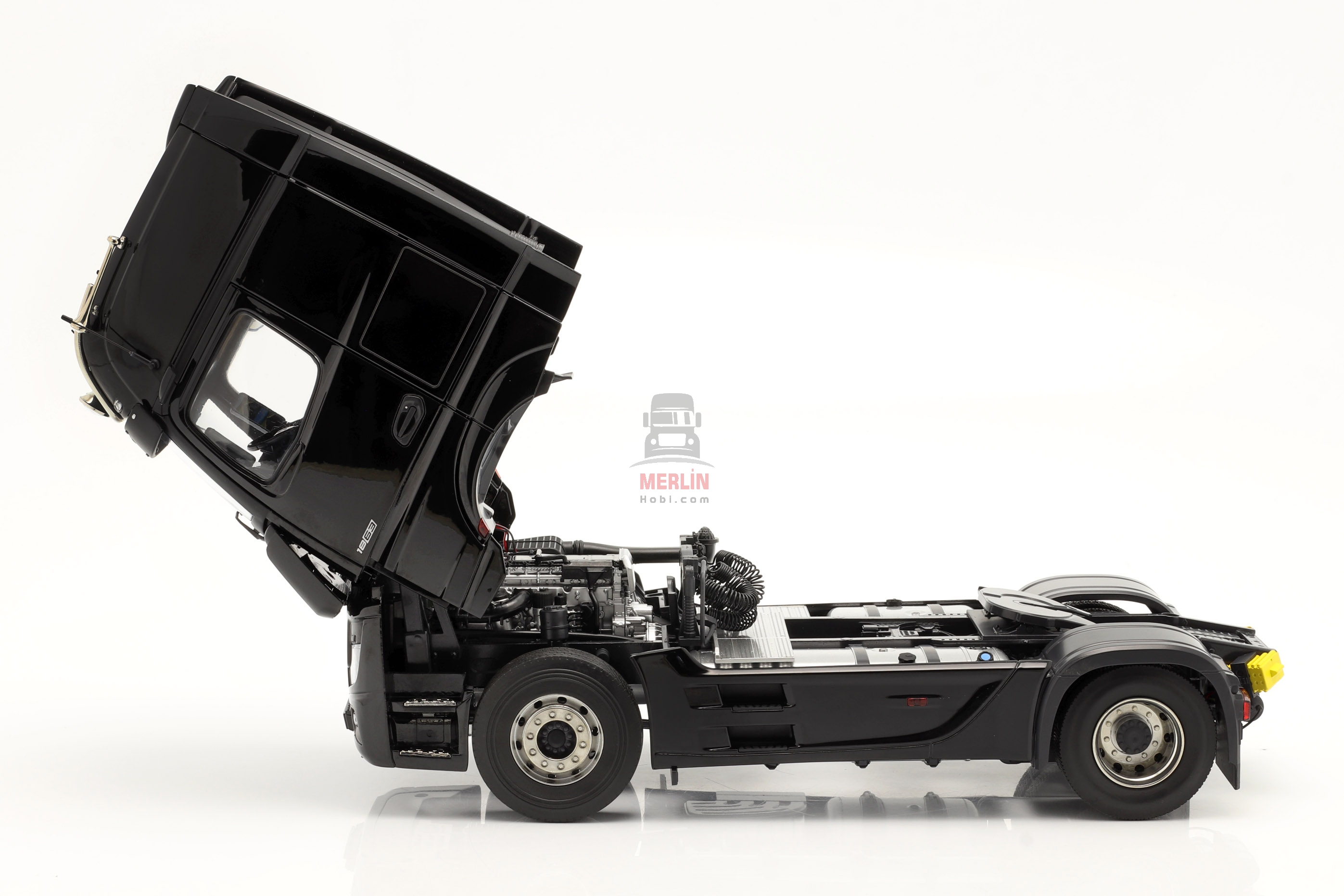 1/18 Mercedes-Benz Actros GigaSpace 4x2 - Siyah 