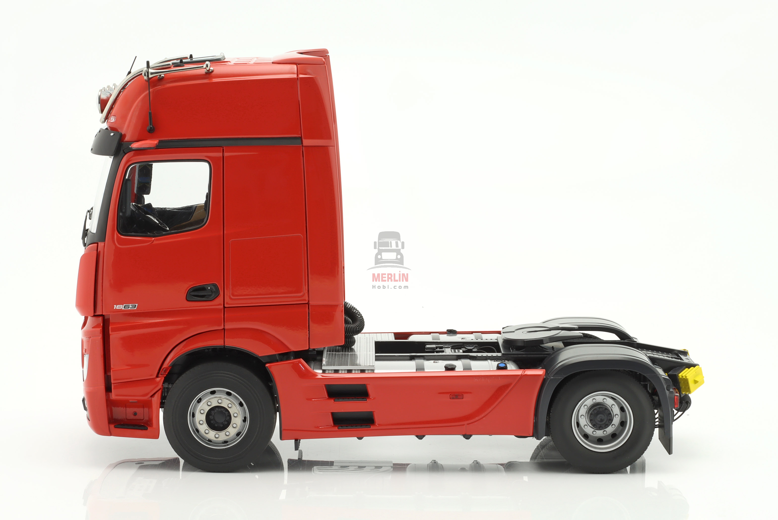 1/18 Mercedes-Benz Actros GigaSpace 4x2 & Lohr car transporter NZG