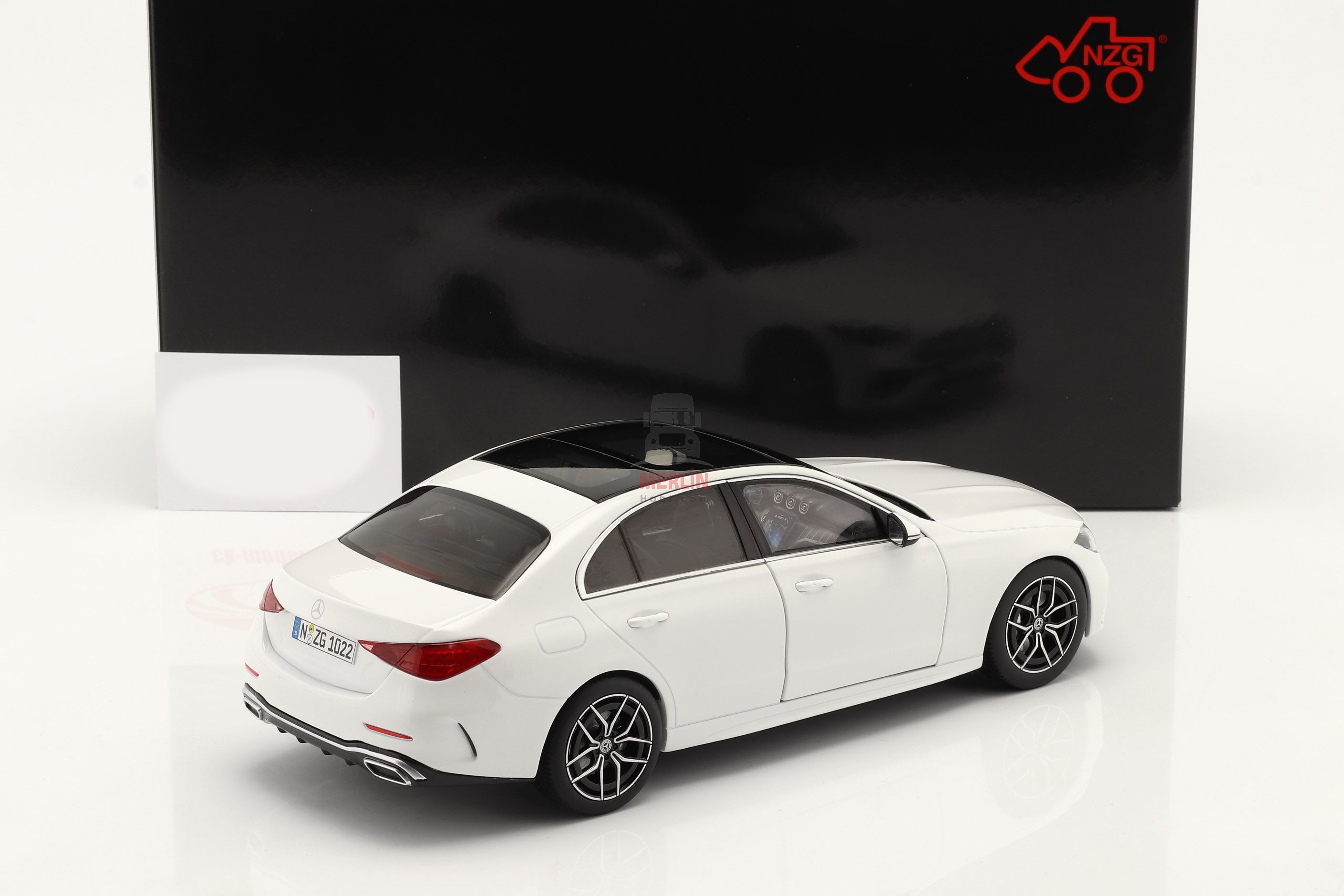 1/18 Mercedes-Benz C-Serisi W206 Opalit Beyaz Parlak