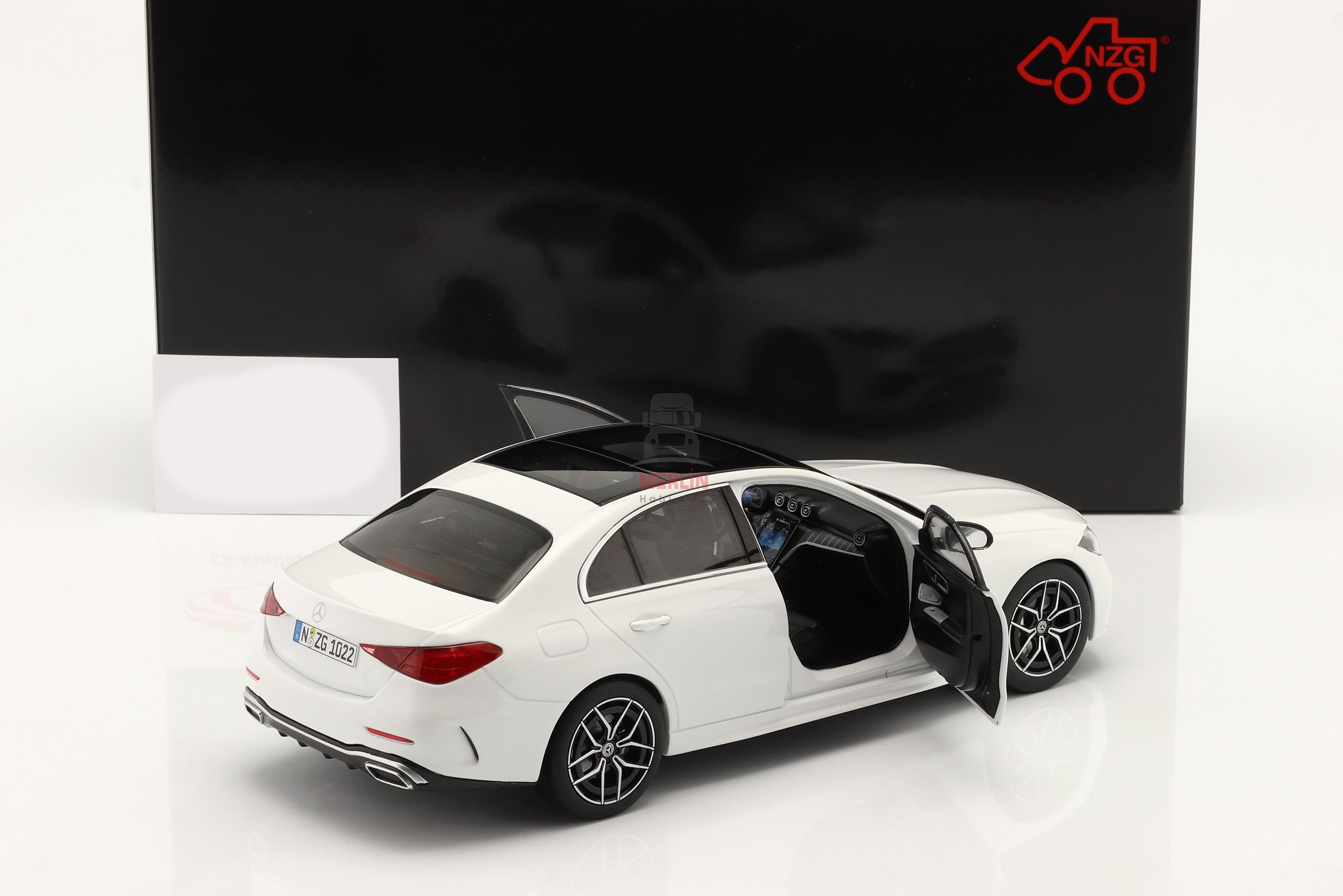 1/18 Mercedes-Benz C-Serisi W206 Opalit Beyaz Parlak