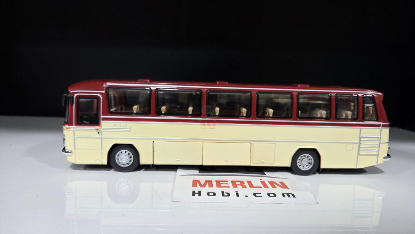 1/43 Scale - Mercedes Benz O302 - Bule Cream