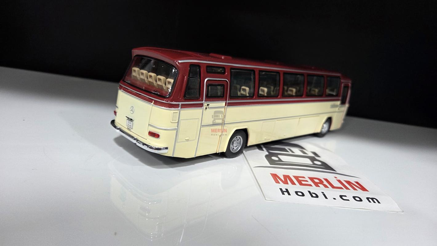 1/43 Scale - Mercedes Benz O302 - Bule Cream