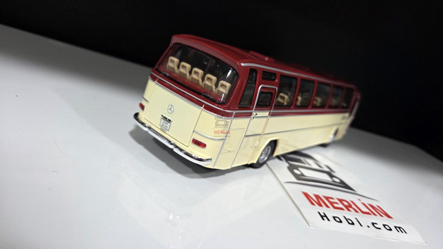1/43 Scale - Mercedes Benz O302 - Bule Cream