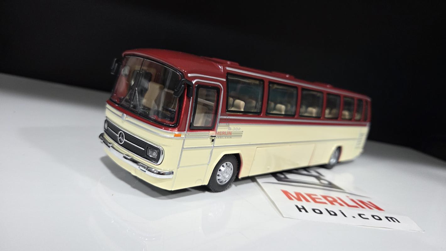 1/43 Scale - Mercedes Benz O302 - Bule Cream