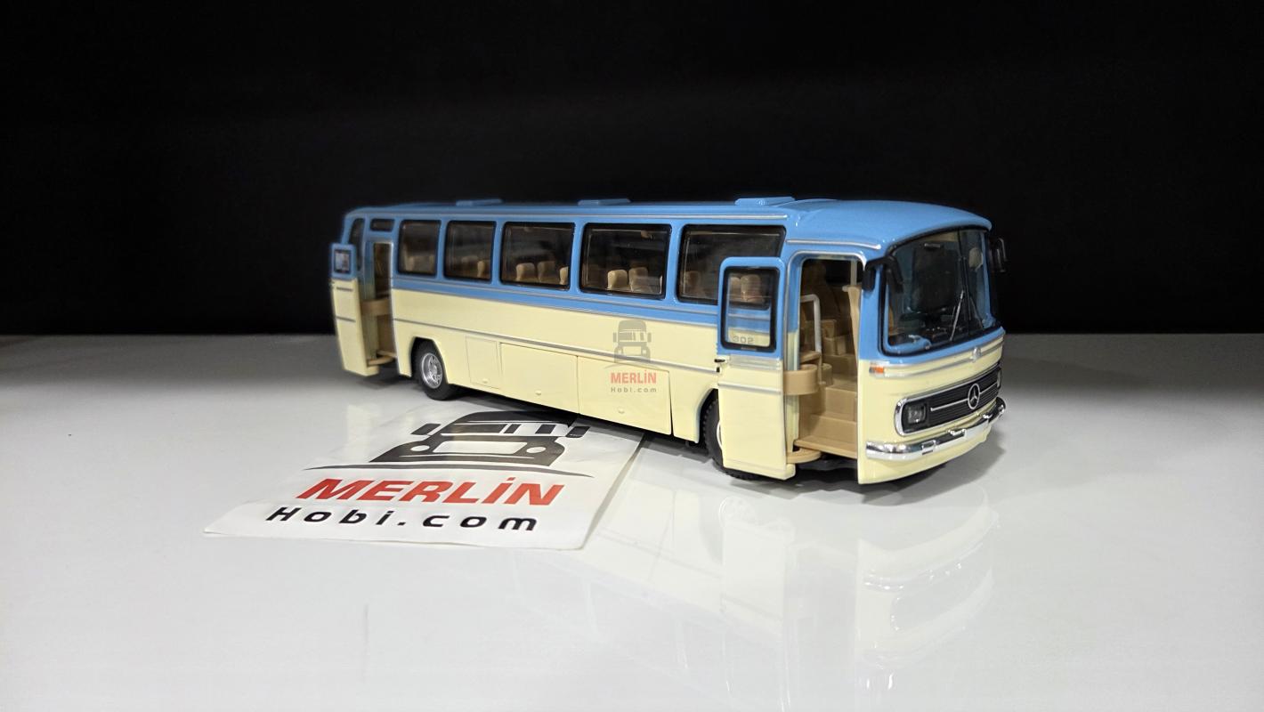 1/43 Scale - Mercedes Benz O302 - Bule Cream