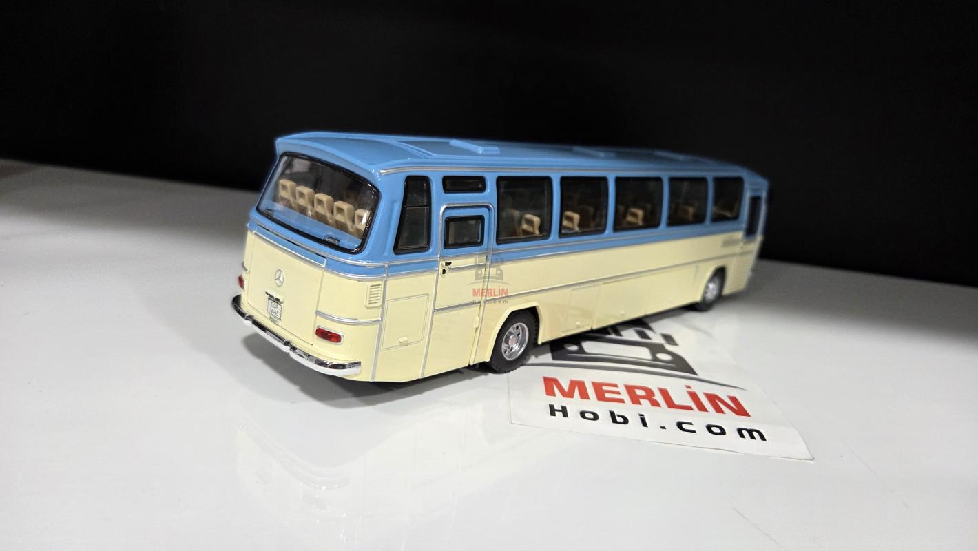 1/43 Scale - Mercedes Benz O302 - Bule Cream