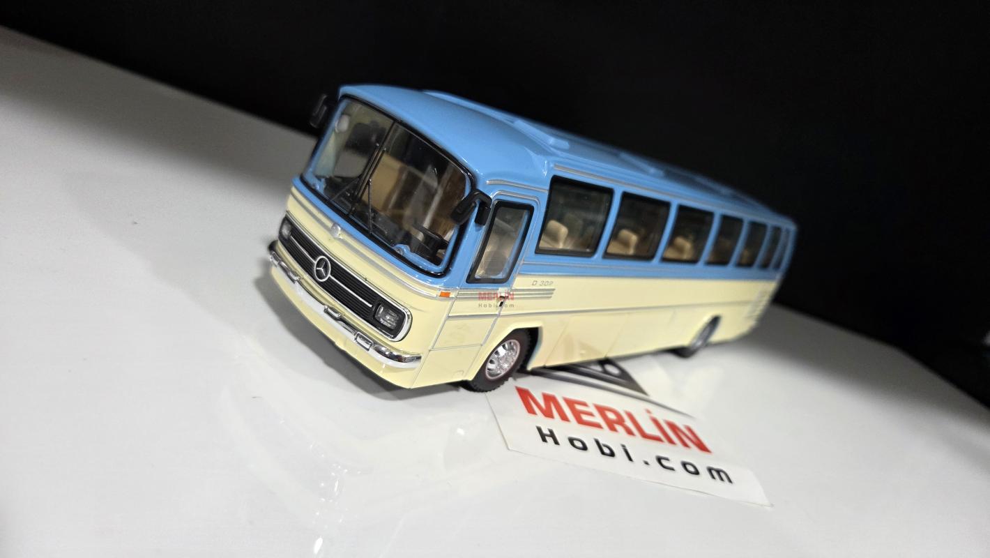 1/43 Scale - Mercedes Benz O302 - Bule Cream