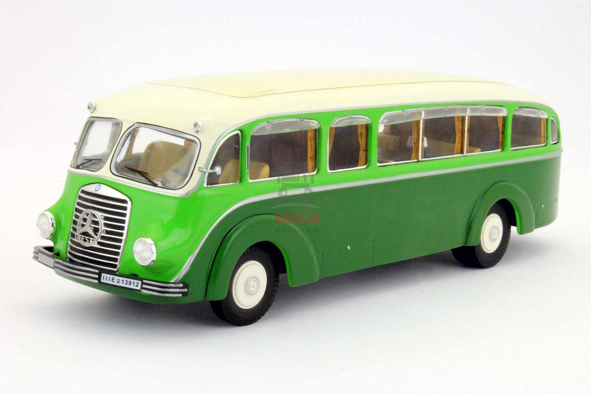1/43 Ölçek -ikinci el - Mercedes benz LO 3500 vert beige 