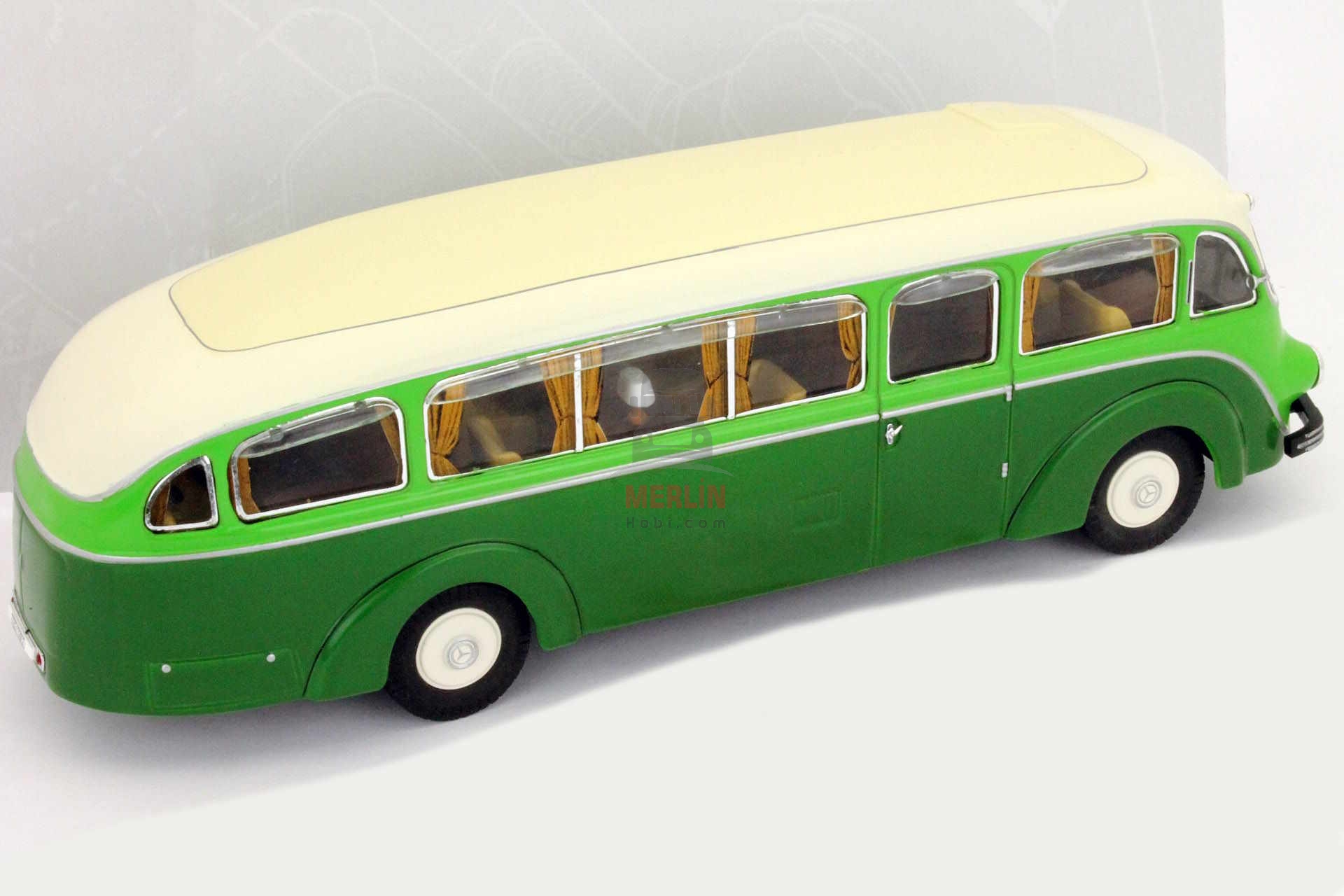 1/43 Ölçek -ikinci el - Mercedes benz LO 3500 vert beige 