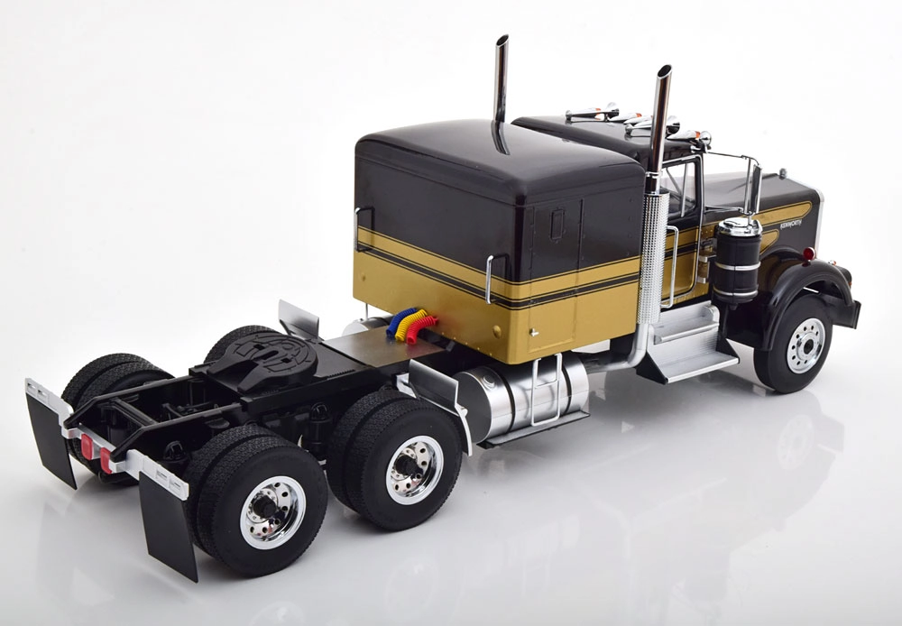 1/18 Kenworth W900 schwarz/gold 1:18 Road Kings
