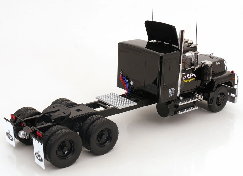 1/18 Mack RL 700L Truck year 1974 schwarz 1:18 Road Kings