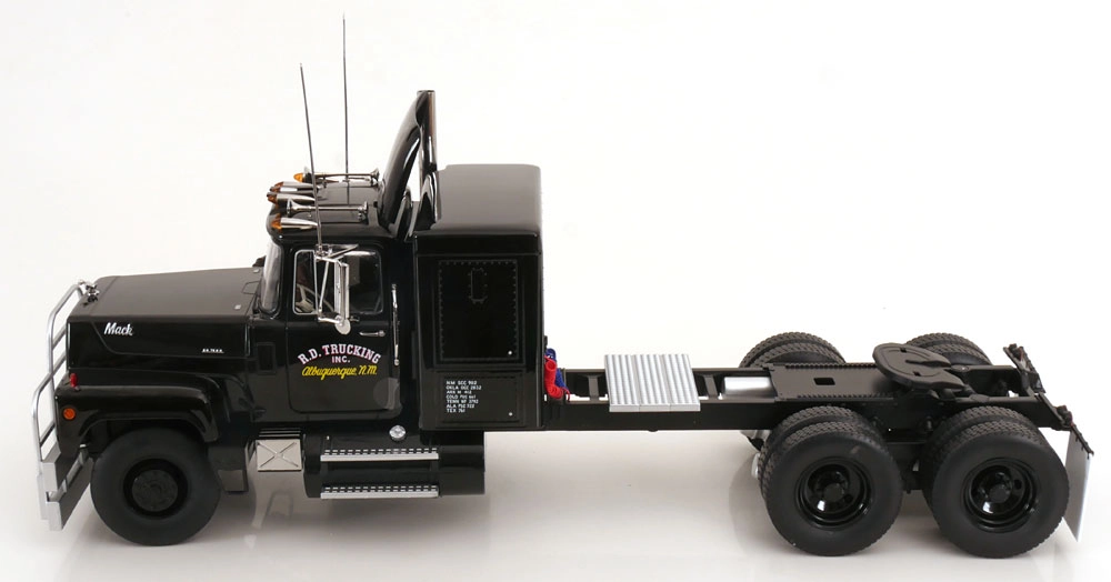 1/18 Mack RL 700L Truck year 1974 schwarz 1:18 Road Kings