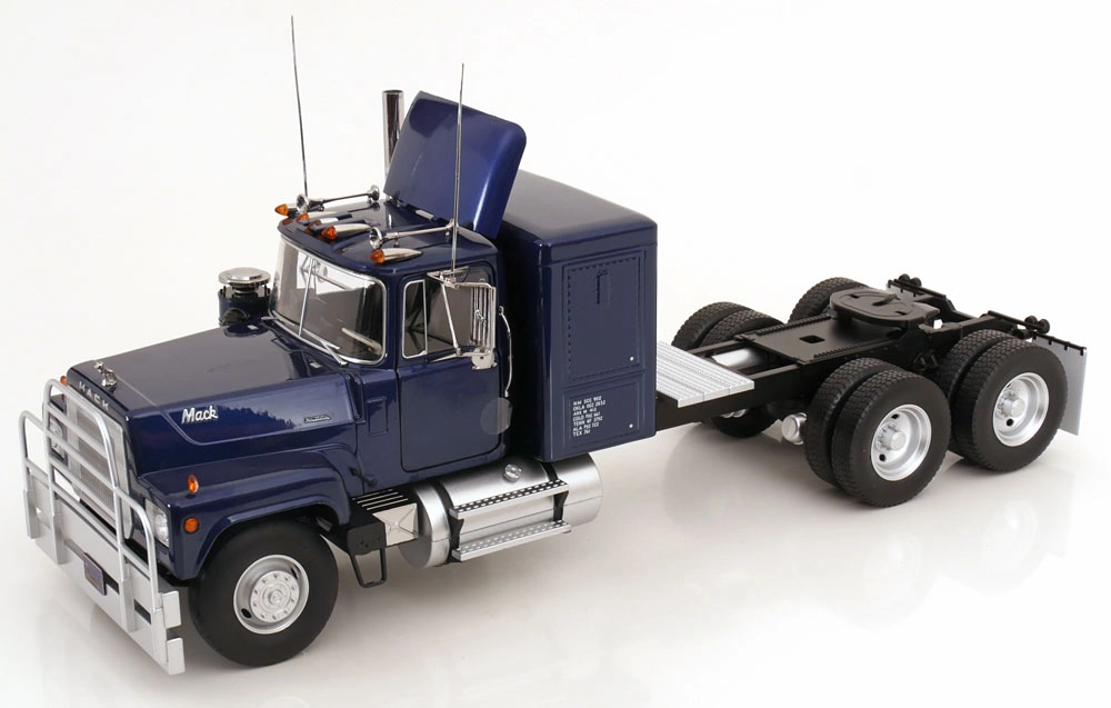 1/18 Mack RL 700L Truck year 1974 blaumetallic 1:18 Road Kings