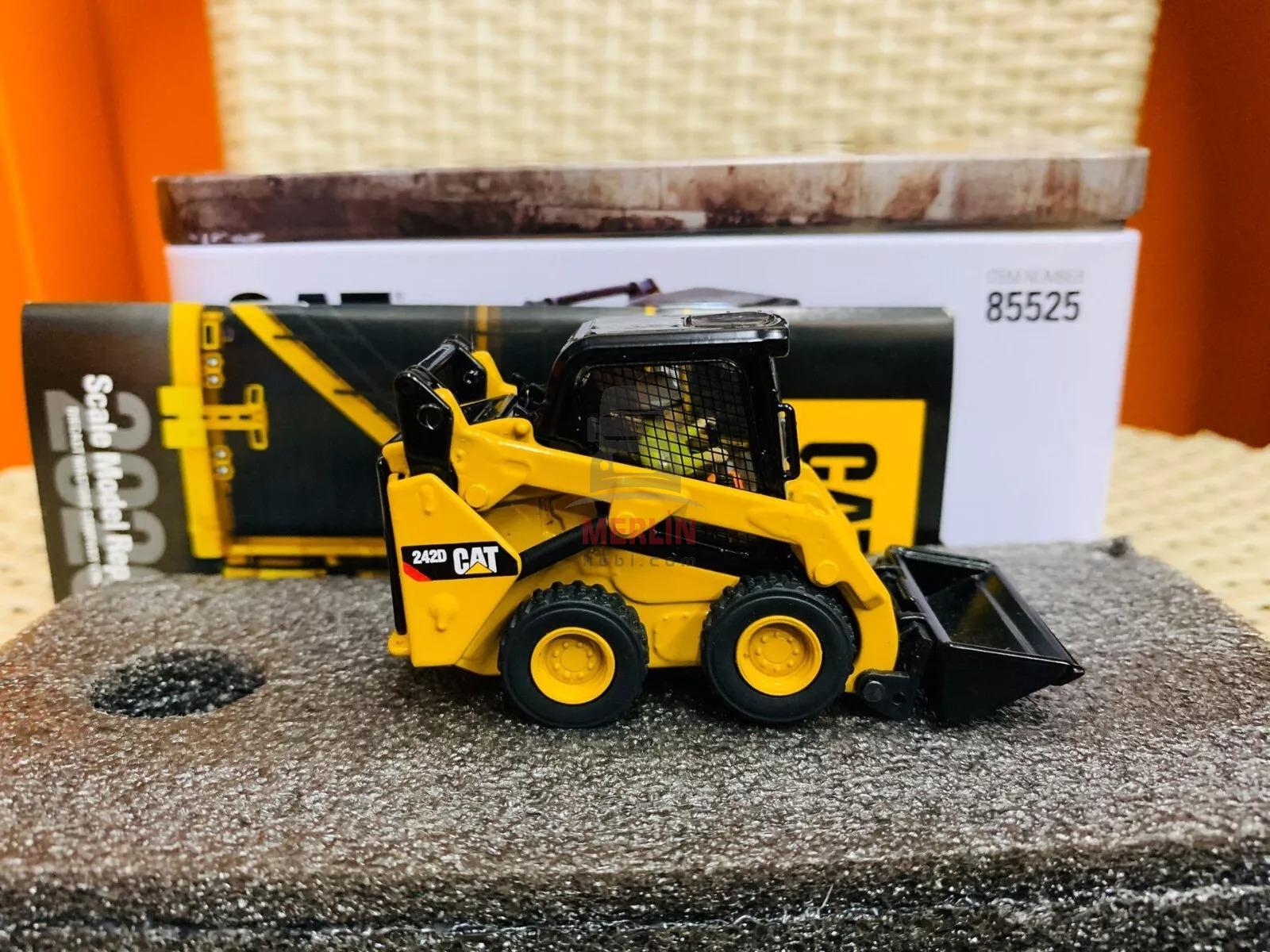 1/50 Caterpillar 242D 3 Attachment - Wheel Mini Loader (Loader)