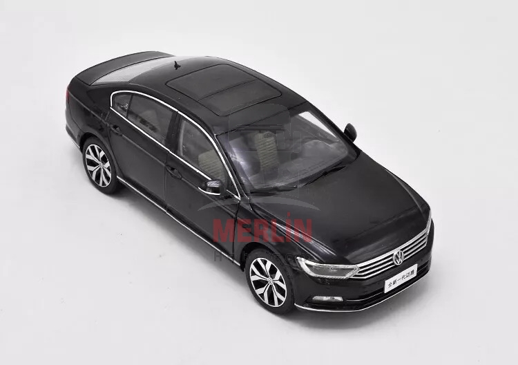 1/18  VW Passat B8 - Siyah Renk