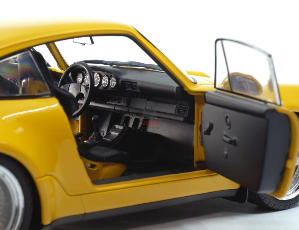 1/18 -PORSCHE 911 (964) CARRERA 3.8 RS – JAUNE VITESSE 
