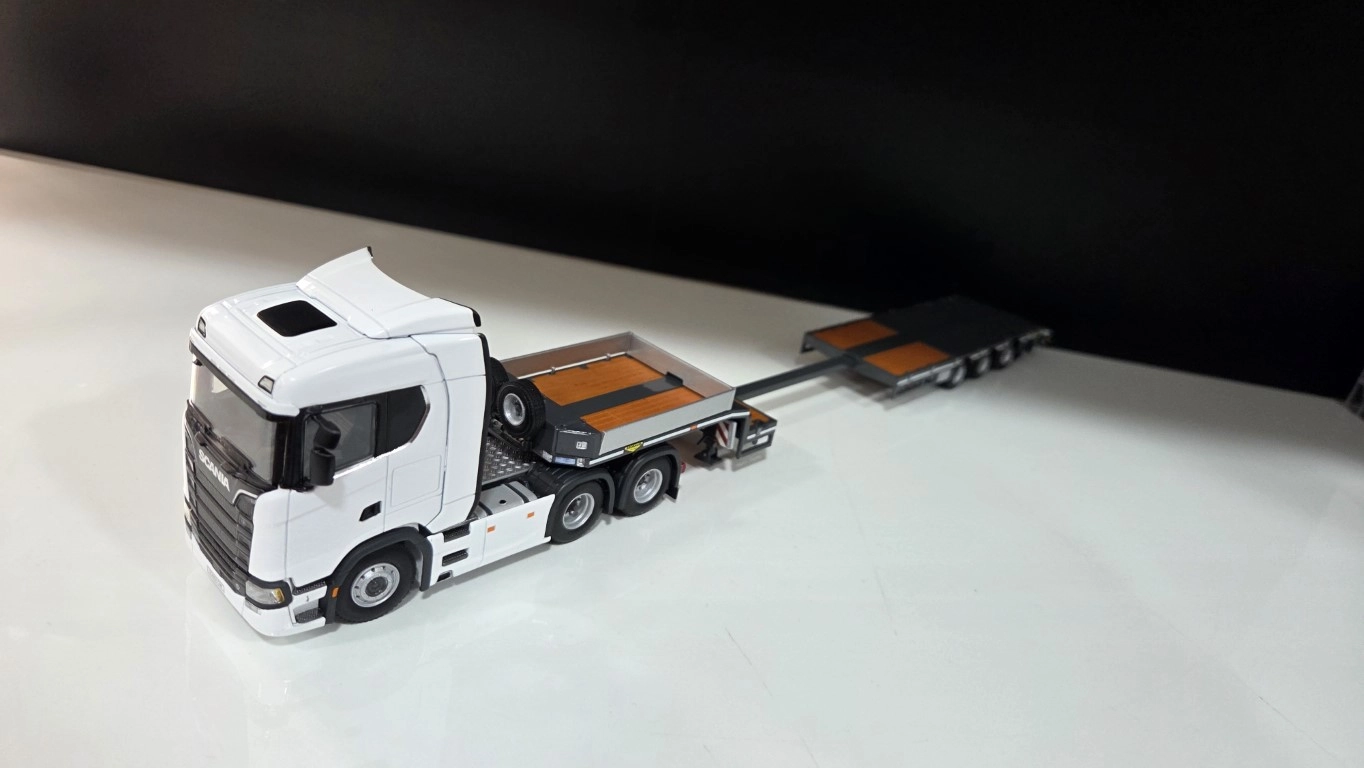 1/50 - Scania Nextgen 6x4  + 3 Aks Lowbed Dorse