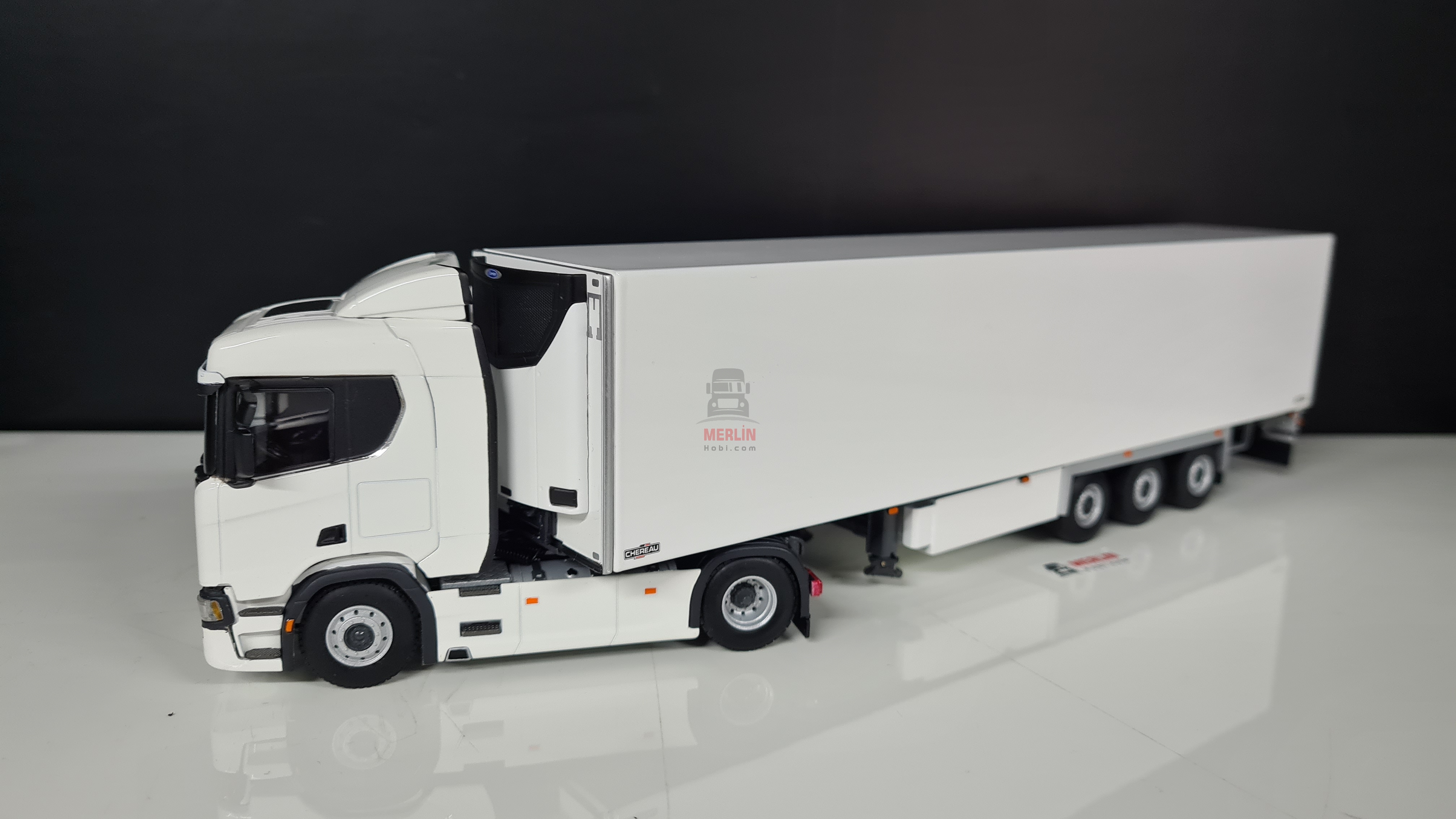 1/50 Scania Nextgen R730 4x2  Beyaz + Frigo Soğutuculu Trailer