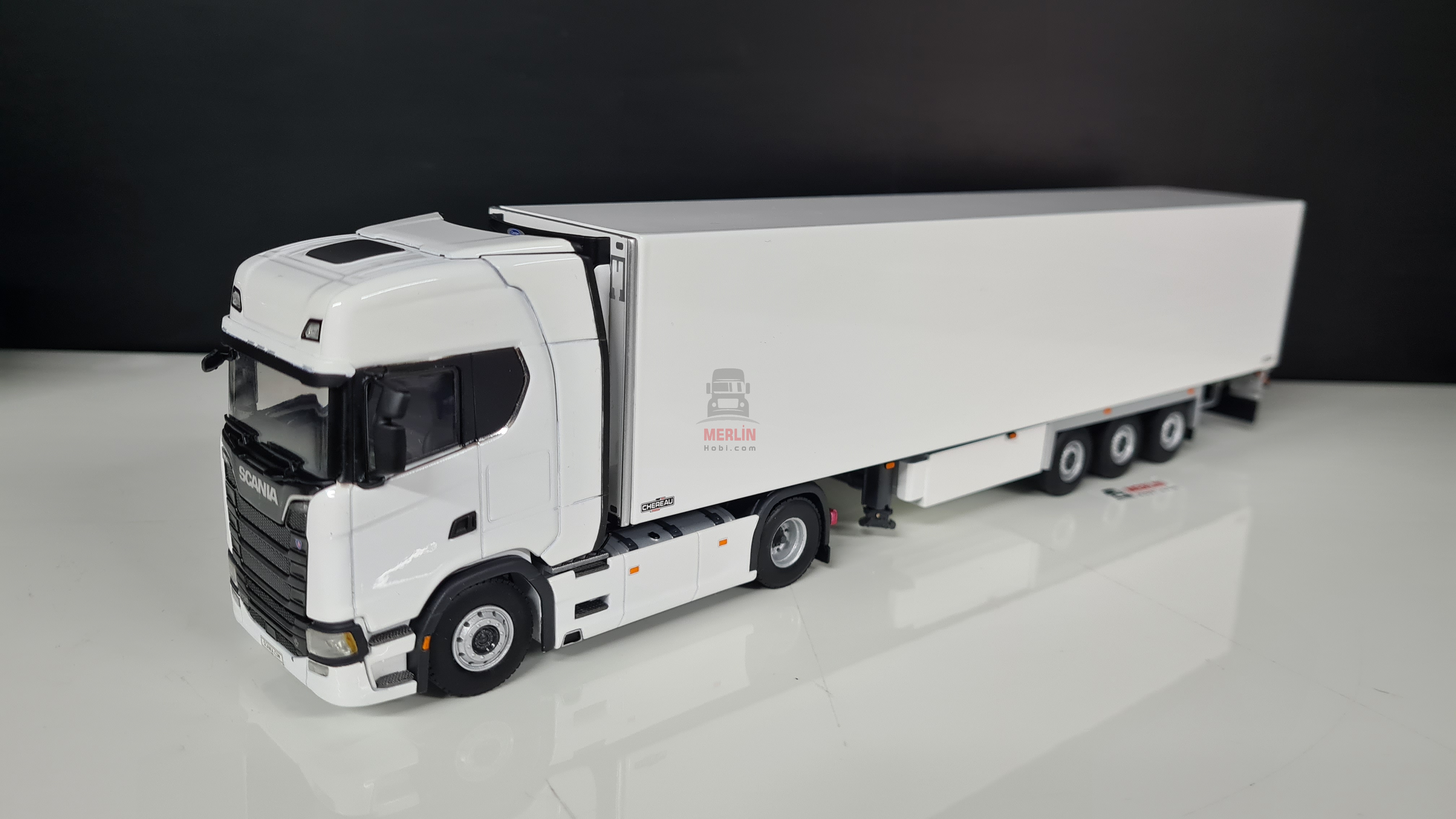 1/50 Scania S730 Highline  Beyaz + Frigo Soğutuculu Trailer