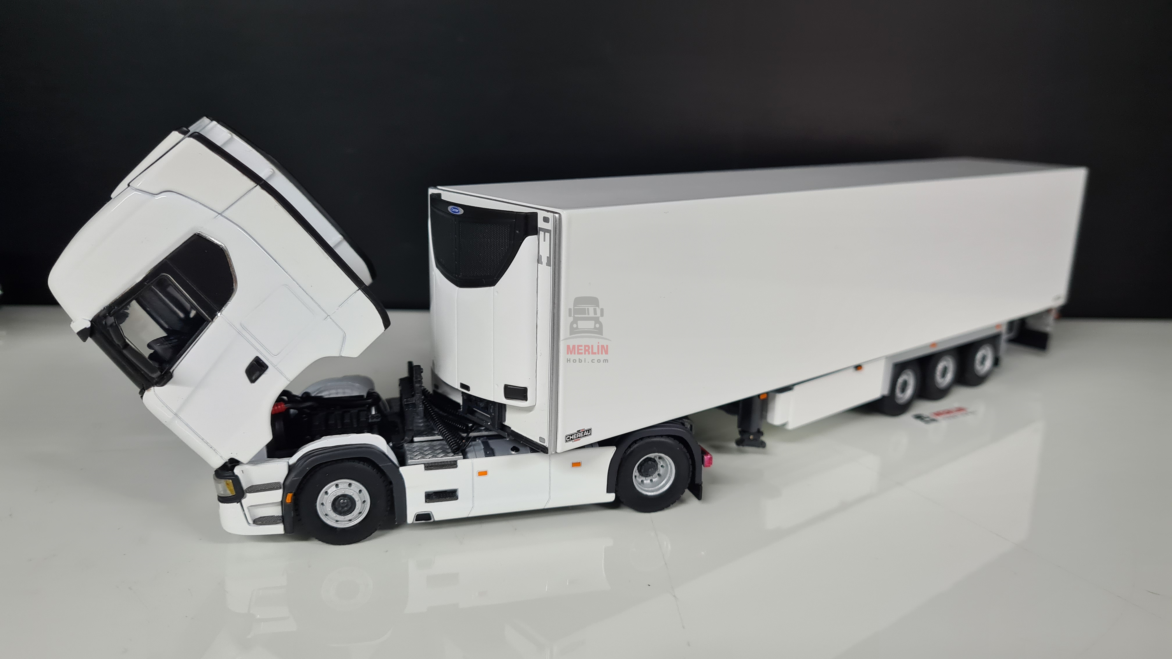 1/50 Scania S730 Highline  Beyaz + Frigo Soğutuculu Trailer