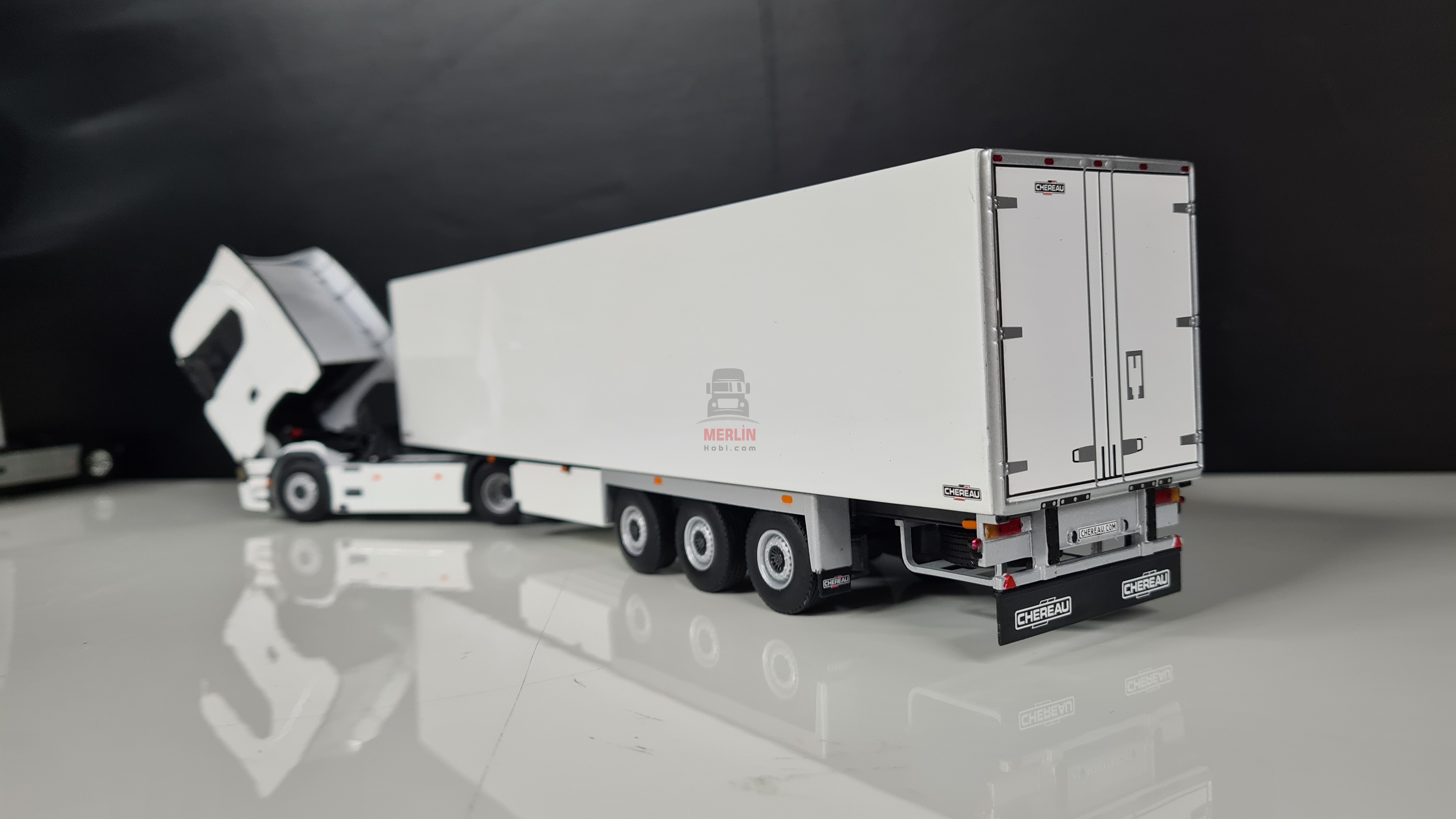 1/50 Scania S730 Highline  Beyaz + Frigo Soğutuculu Trailer