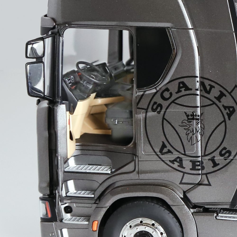 1/18 Scania V8 730S 4x2 grey with Vabis Logo & Lohr car transporter
