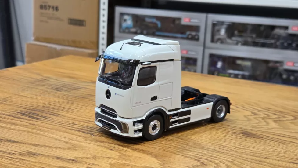 1/43  Mercedes Benz Actros 2025 - PRO Kabin Beyaz