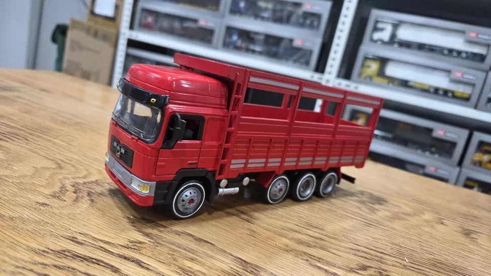 1/43 MAN F2000 8x4 Kamyon Yüksek Kasalı Kırmızı Renk